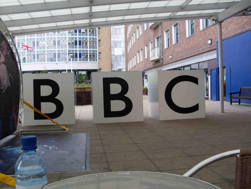 ¿Cuánto costó desarrollar logotipos para varias marcas?