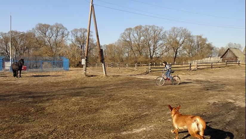 Día de primavera en el pueblo ruso