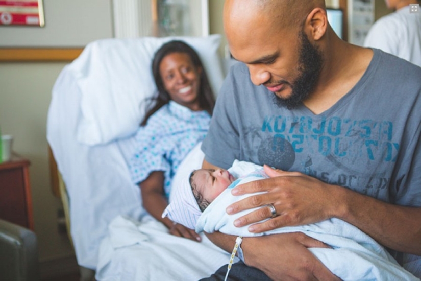 Dads see their newborn babies for the first time