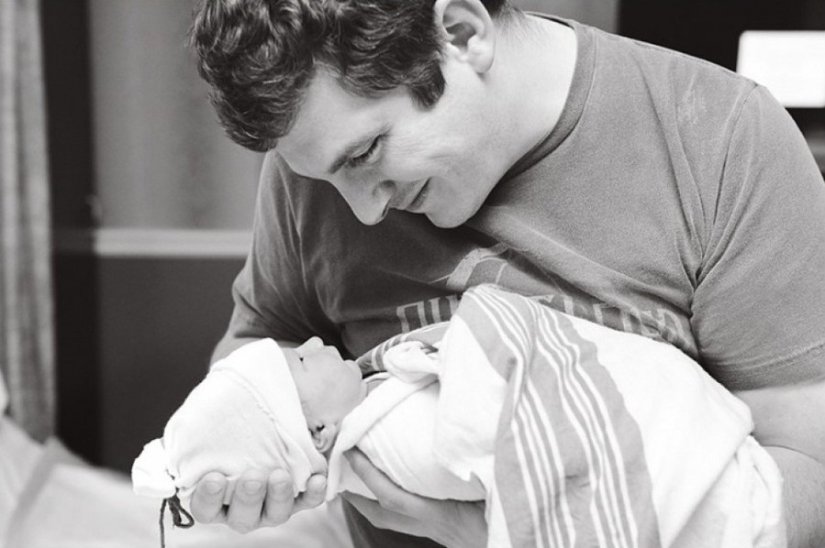 Dads see their newborn babies for the first time