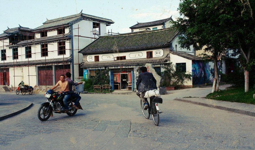 Dalí chino. Esto no es un artista. Esta ciudad Dalí chino. Esto no es un artista. Esta ciudad