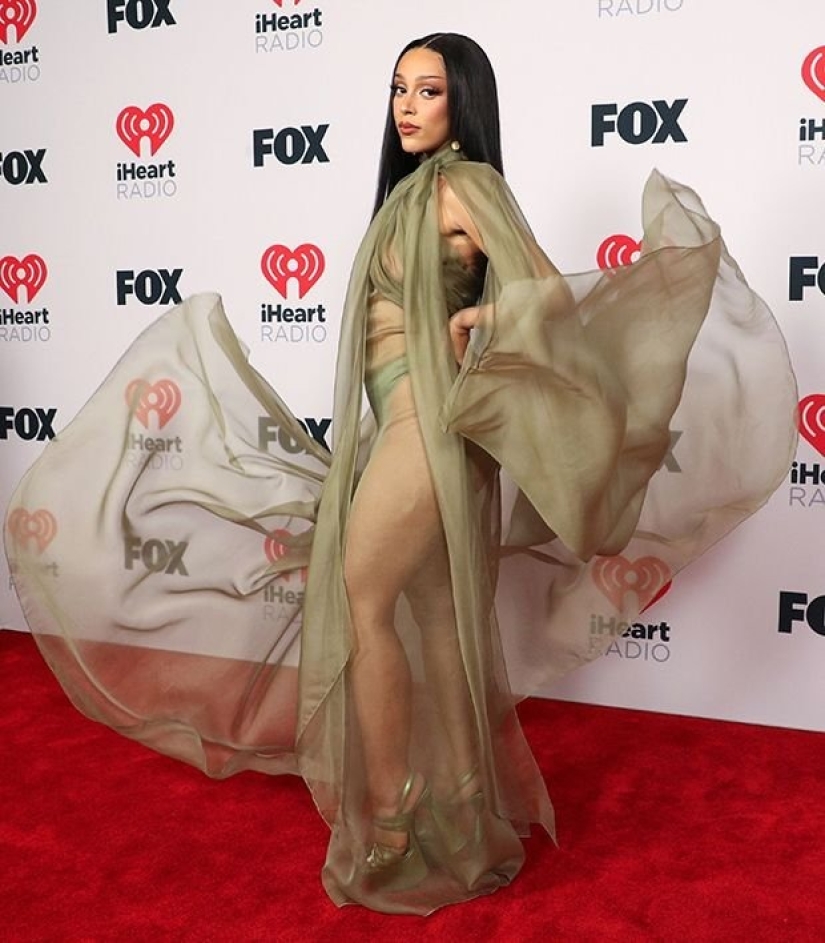 Dame solo una razón: 10 estrellas que no ocultan su amor por los looks atrevidos Dame solo una razón: 10 estrellas que no ocultan su amor por los looks atrevidos