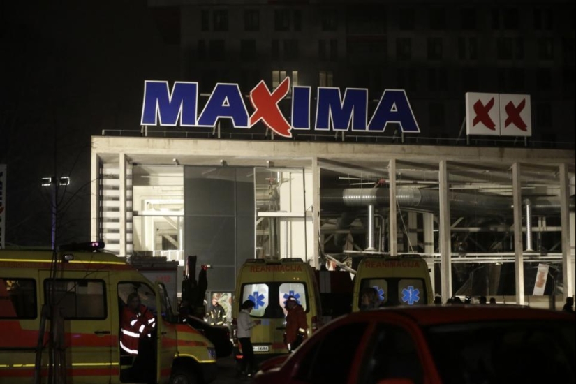 Dangerous shopping: the roof collapsed in one of the shopping centers in Riga Dangerous shopping: the roof collapsed in one of the shopping centers in Riga