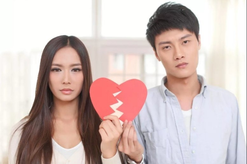 "Dar a luz a una hija - divorcio": cómo vive realmente la gente en Corea del Sur y por qué las niñas no quieren casarse