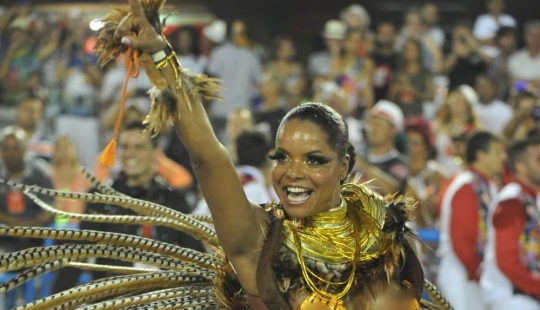 De un orfanato en los barrios marginales a las niñas más deseables de Brasil: la increíble historia de vida de la reina del carnaval Adriana Bombom