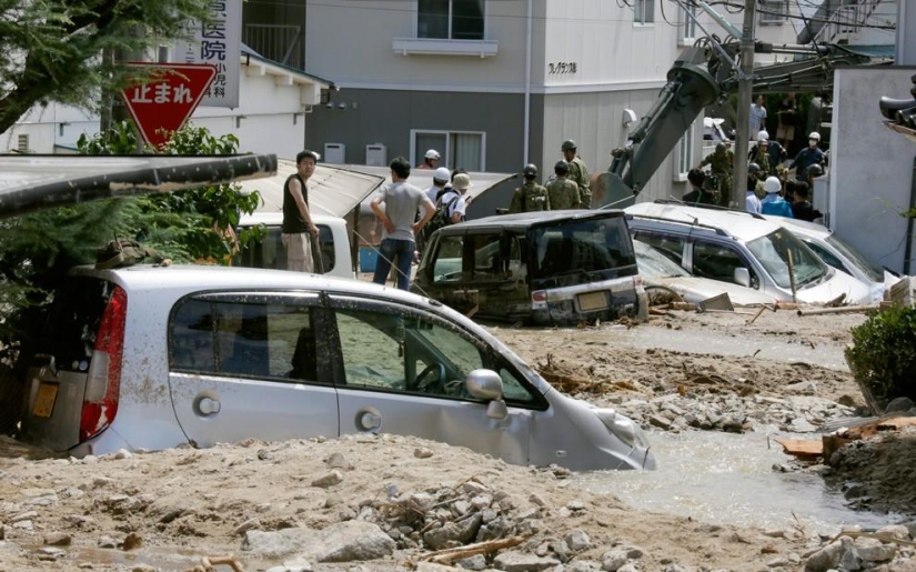 Deadly landslides hit Japan