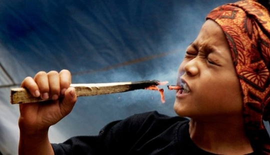 Debus self-torture festival in Indonesia Debus self-torture festival in Indonesia