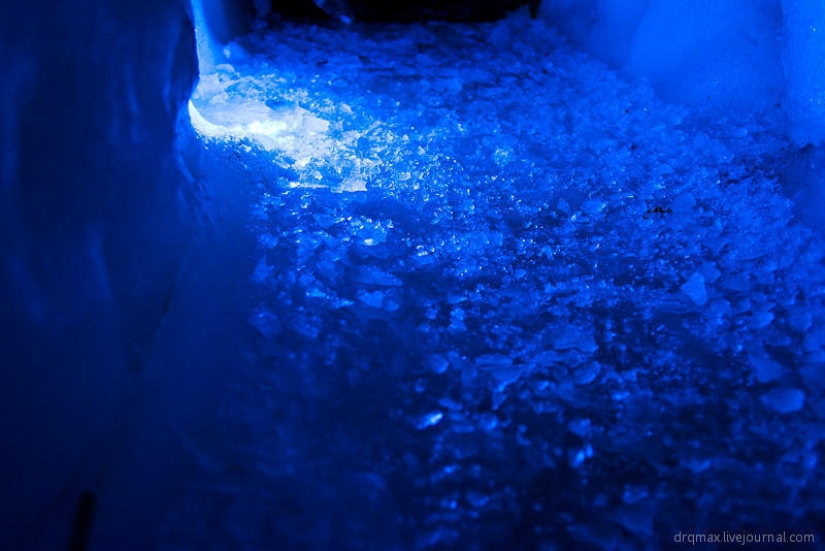 Deep into the glacier!