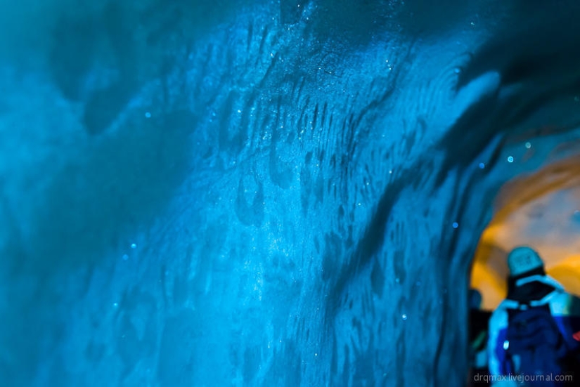 Deep into the glacier!