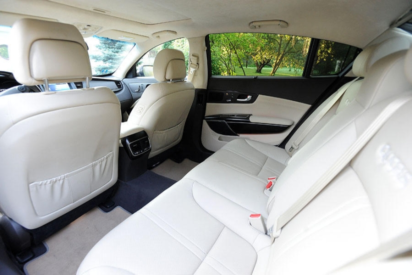 Descripción general de KIA Quoris