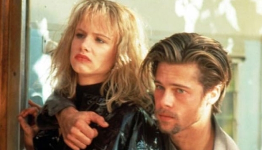 Desde Elvis Presley hasta Brad Pitt, aquí hay 12 celebridades masculinas que han salido con chicas adolescentes