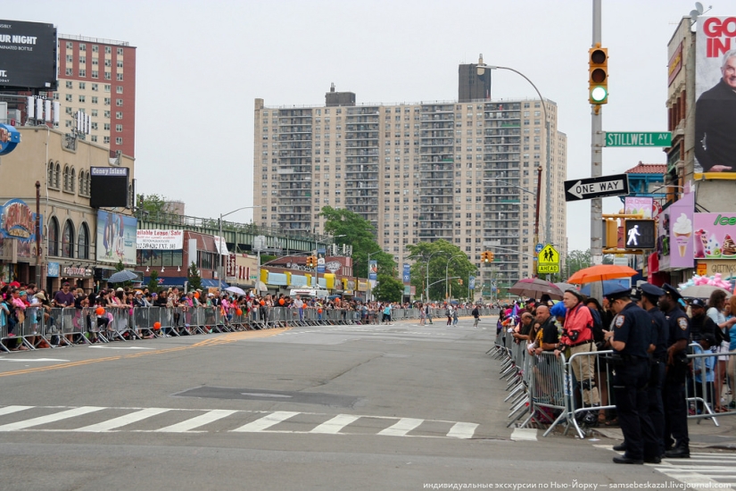 Desfile de sirenas: el buen espectáculo de monstruos de Brooklyn