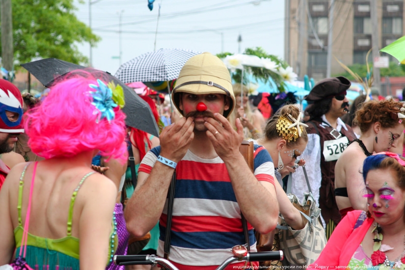 Desfile de sirenas: el buen espectáculo de monstruos de Brooklyn