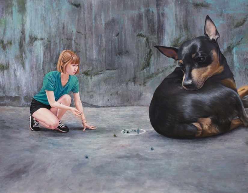 Dibujos realistas de un perro gigante y una linda chica coreana Dibujos realistas de un perro gigante y una linda chica coreana