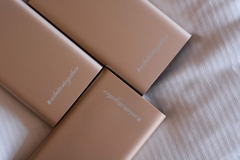 Digital research: a startup girl forced her wedding guests to take selfies and sit in social networks