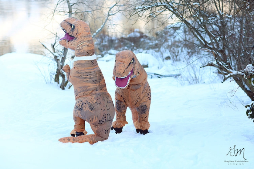 Dinosaurs are extinct, but true love is alive!