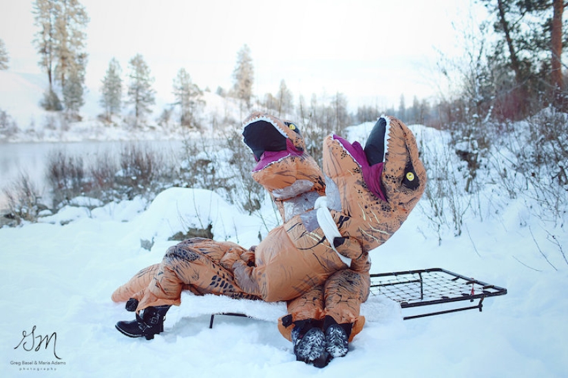 Dinosaurs are extinct, but true love is alive!