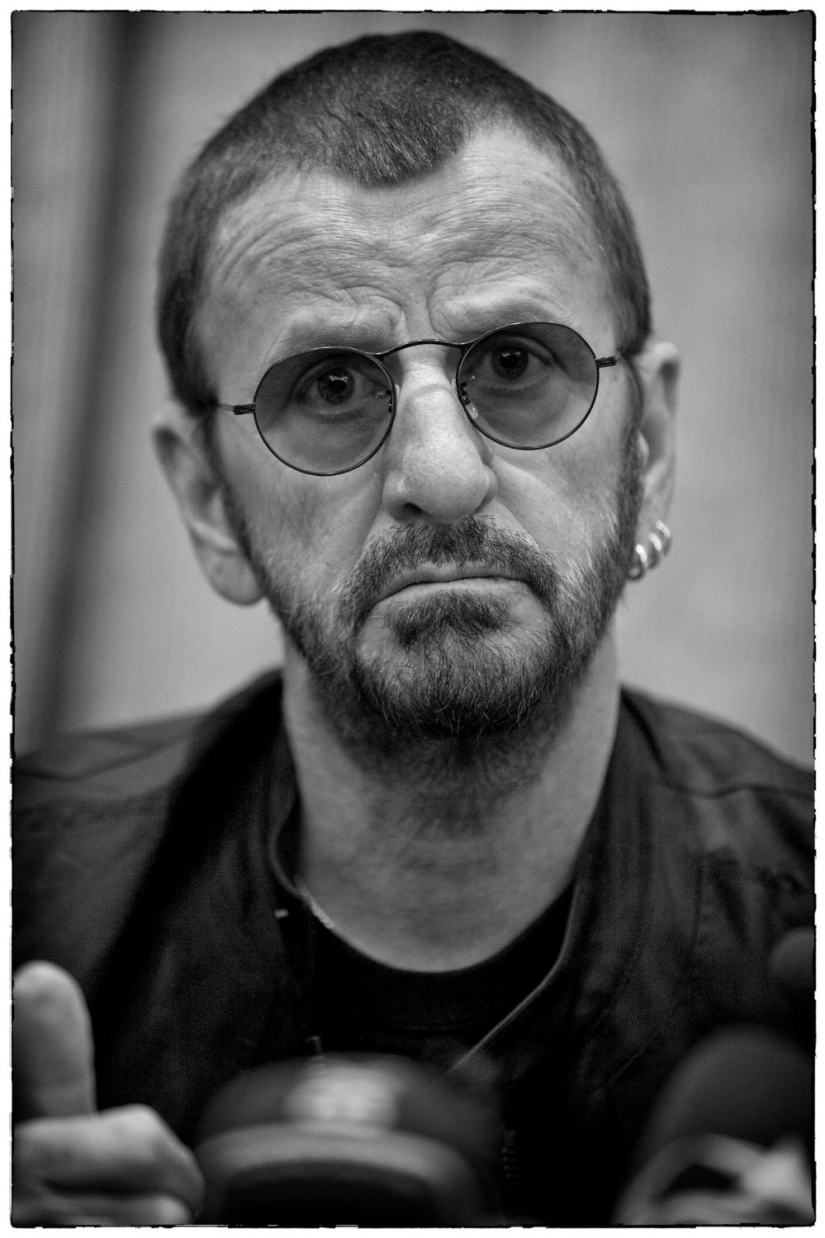 "Donado y robado" por el fotógrafo de rock de culto Igor Vereshchagin "Donado y robado" por el fotógrafo de rock de culto Igor Vereshchagin