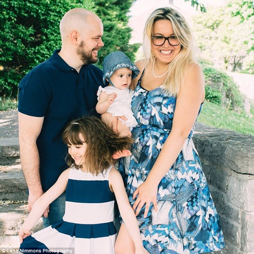 Don't be shy: the bride breastfed the baby right during the wedding Don't be shy: the bride breastfed the baby right during the wedding