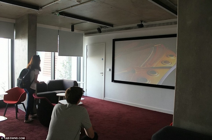 Dormitorio de lujo: Los estudiantes de Londres no están contentos con las habitaciones por $2,200 al mes