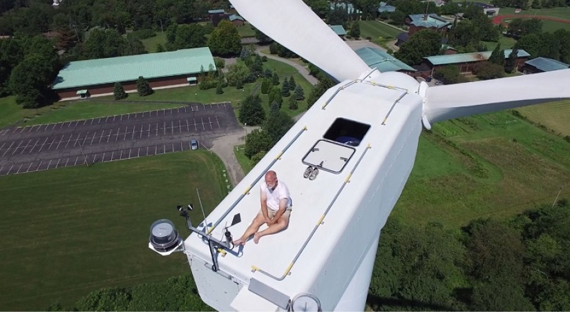 Drone caught sunbathing on a windmill Drone caught sunbathing on a windmill