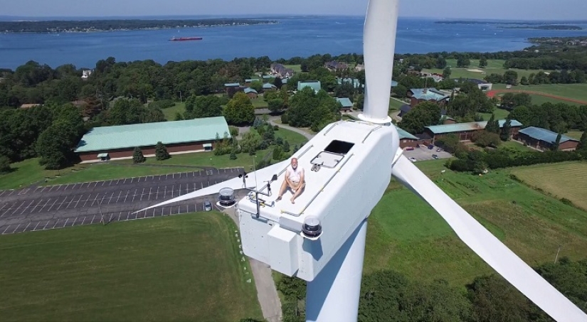 Drone caught sunbathing on a windmill Drone caught sunbathing on a windmill
