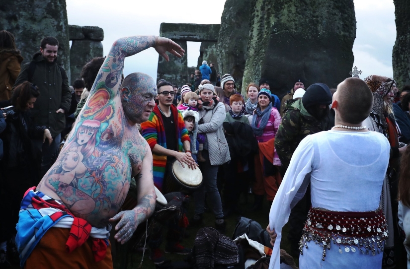 Druidas, paganos y danzas rituales: cómo es el solsticio de invierno en Stonehenge