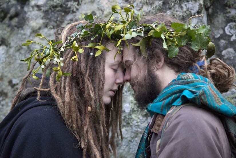 Druidas, paganos y danzas rituales: cómo es el solsticio de invierno en Stonehenge