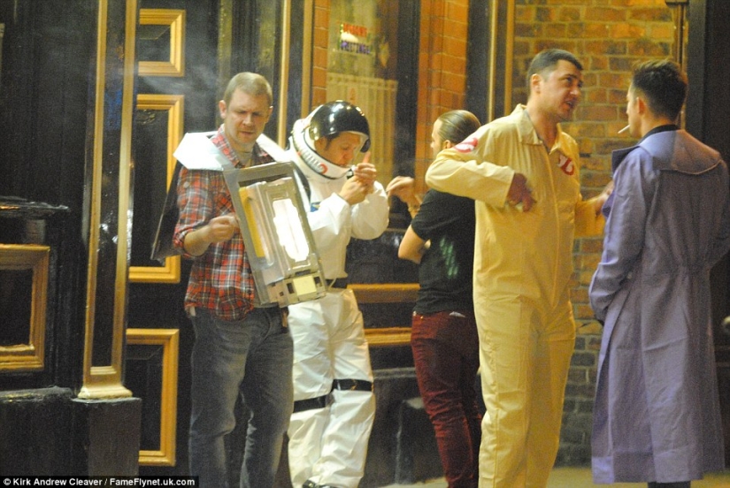 Drunkenness, fights and injuries — how the "Friday of the Shiner" was held in the UK