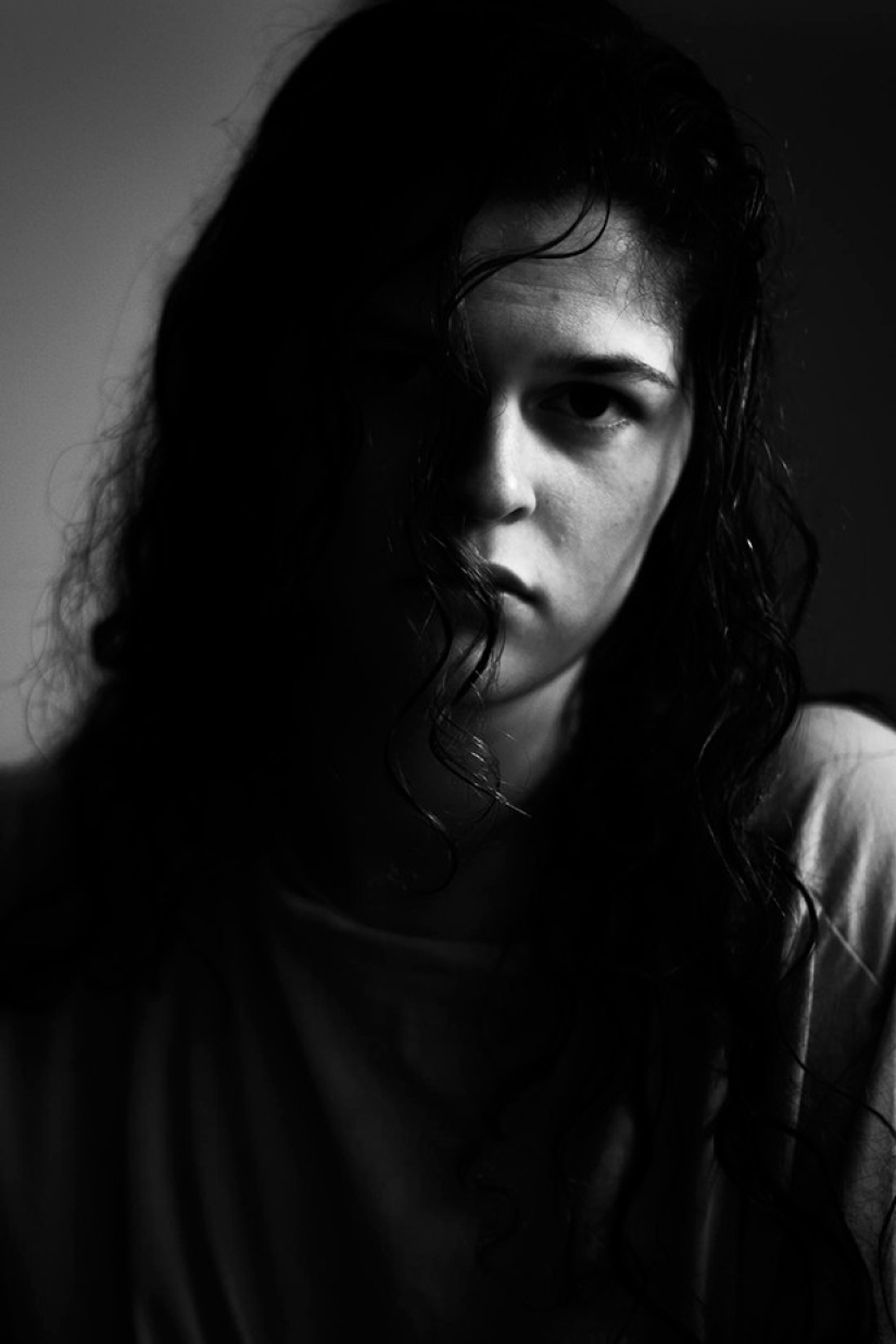 Dutch woman hospitalized with depression documents her experience in startling self-portraits