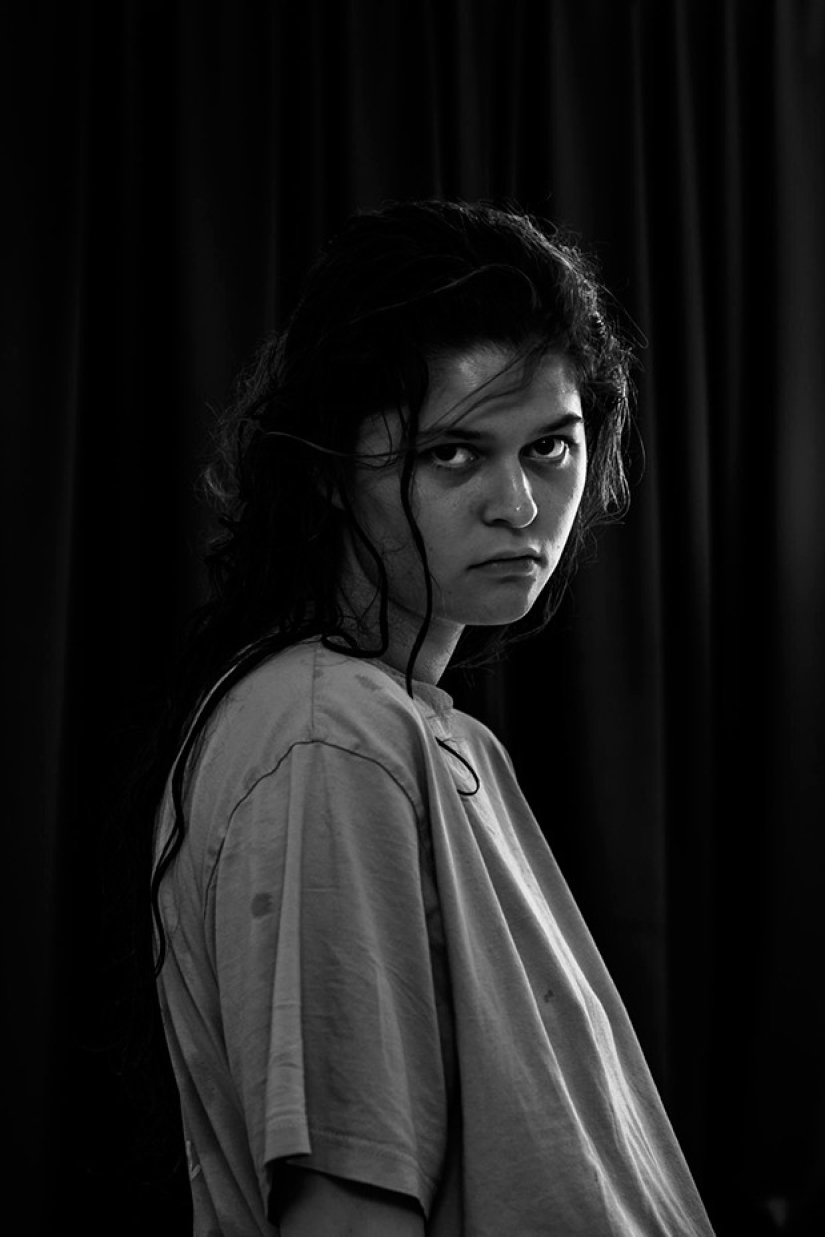 Dutch woman hospitalized with depression documents her experience in startling self-portraits