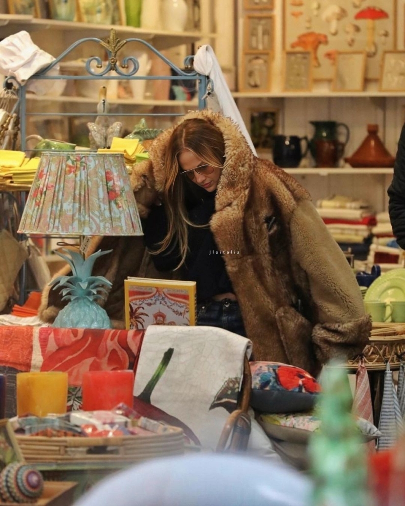 El abrigo de piel más de moda del invierno 2023 - Jennifer Lopez