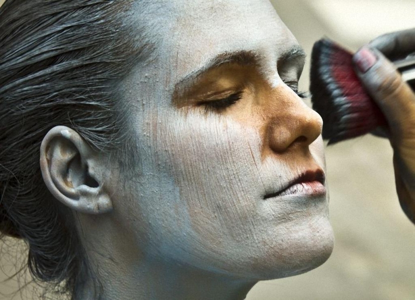 El arte del disfraz: modelos desnudas en la ciudad de Nueva York El arte del disfraz: modelos desnudas en la ciudad de Nueva York