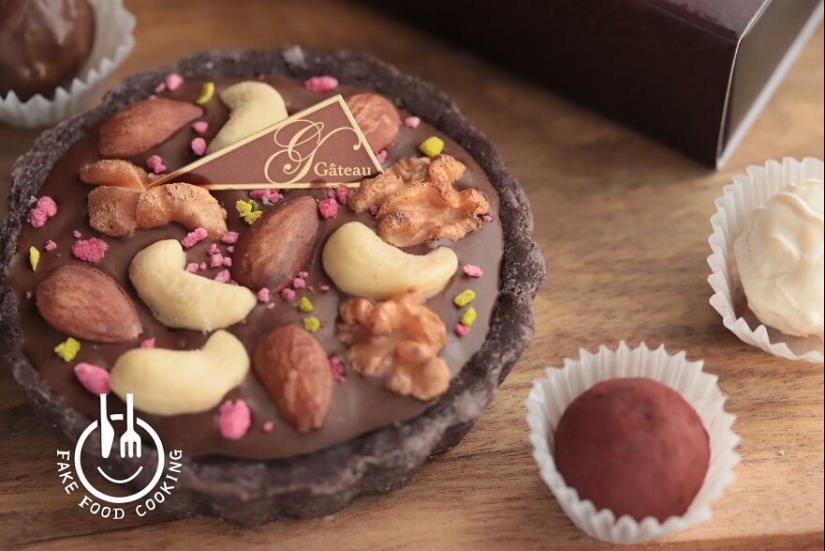 El artista cocina una ilusión con sus réplicas de alimentos realistas (Parte 2)