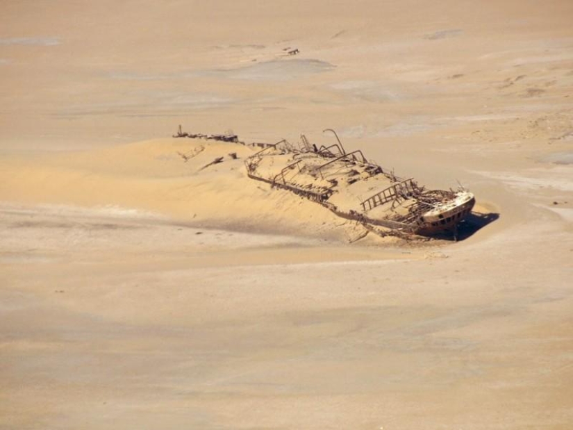 El barco más famoso del desierto.