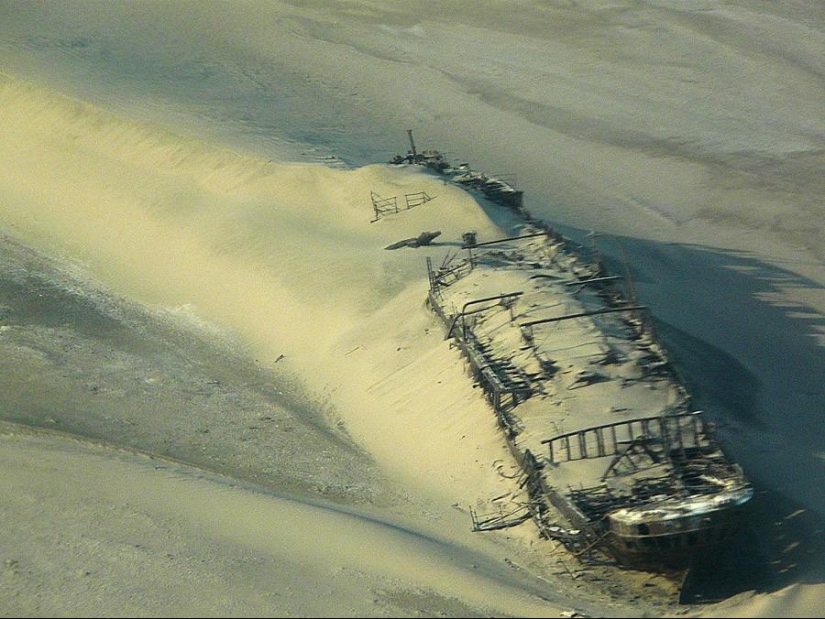 El barco más famoso del desierto.