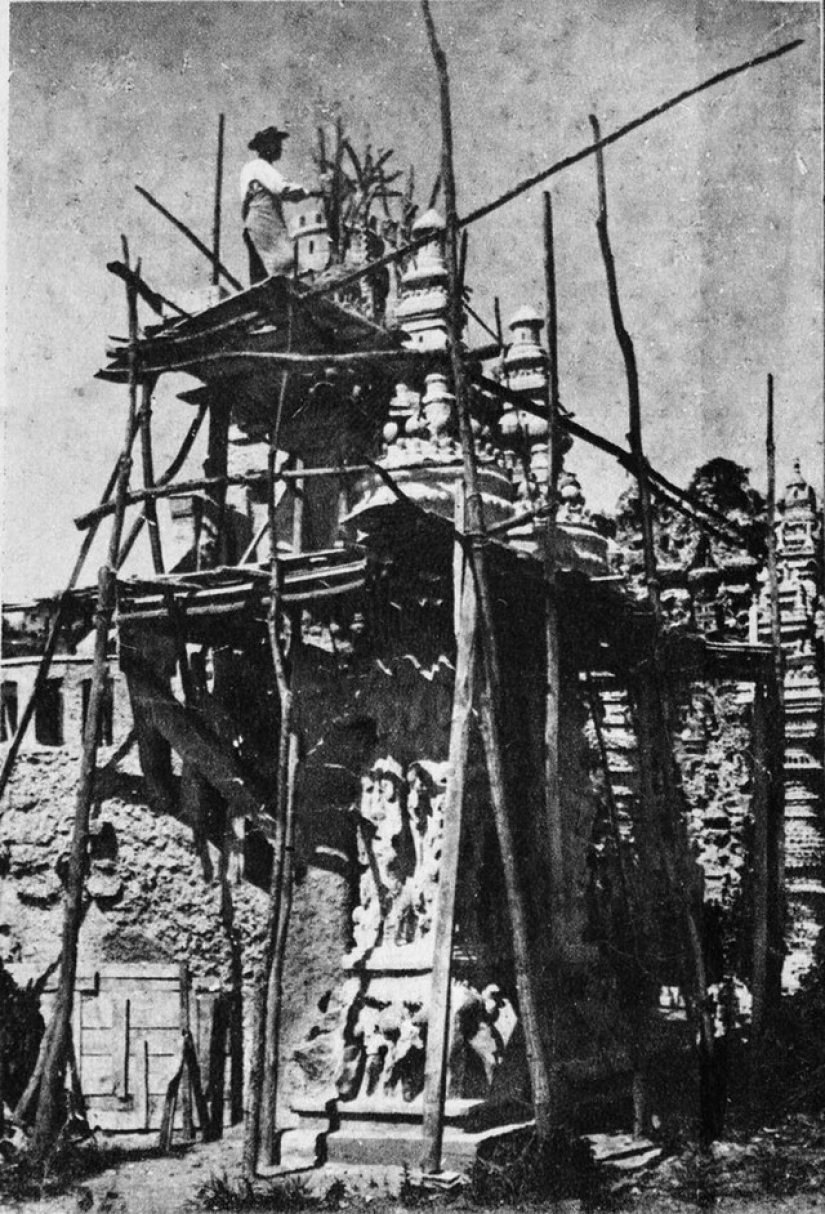 El cartero &quot;Palacio Ideal&quot; Cheval