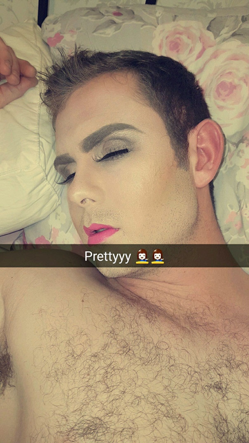 El chico no cumplió su promesa y se quedó dormido, y la niña decidió vengarse