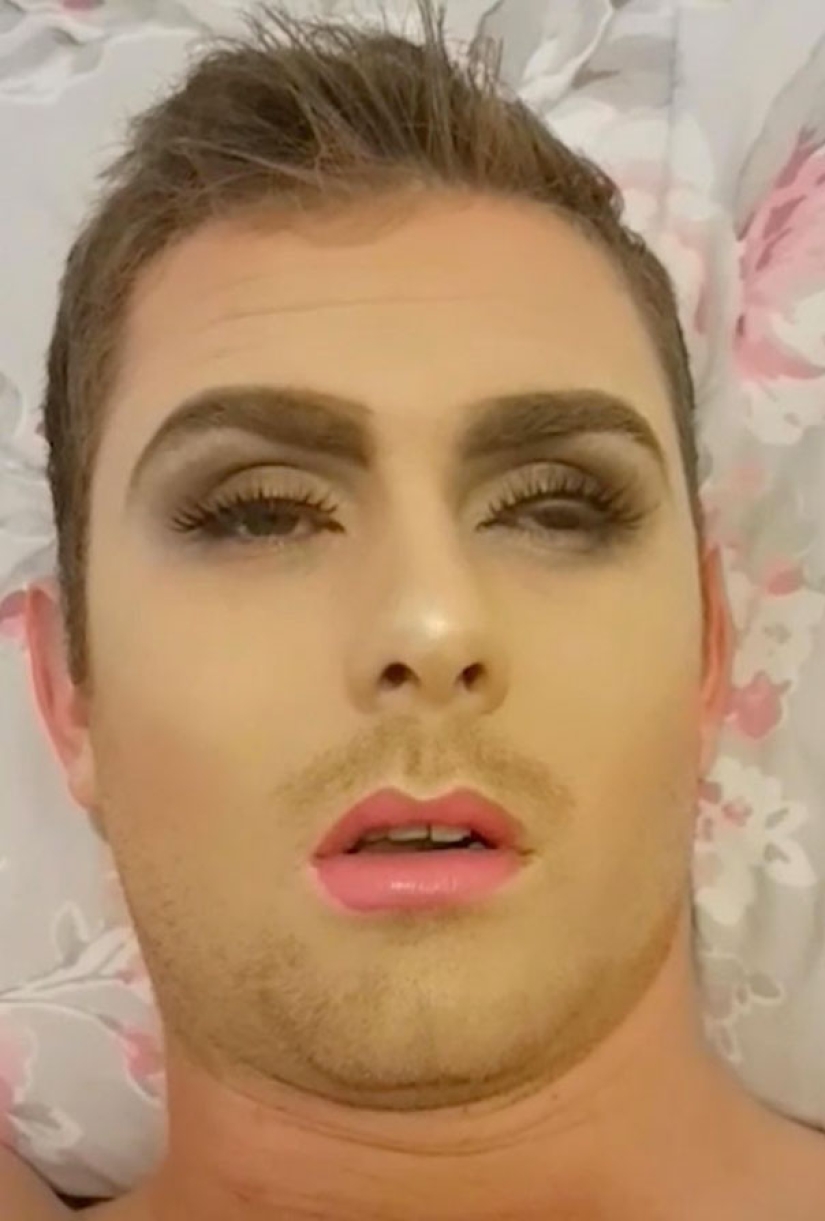 El chico no cumplió su promesa y se quedó dormido, y la niña decidió vengarse