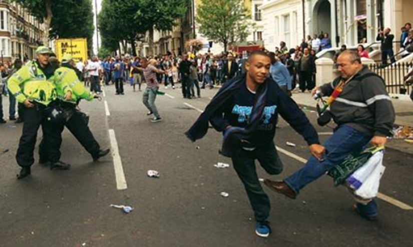 El dilema moral del fotógrafo: ayuda o haz tu trabajo El dilema moral del fotógrafo: ayuda o haz tu trabajo