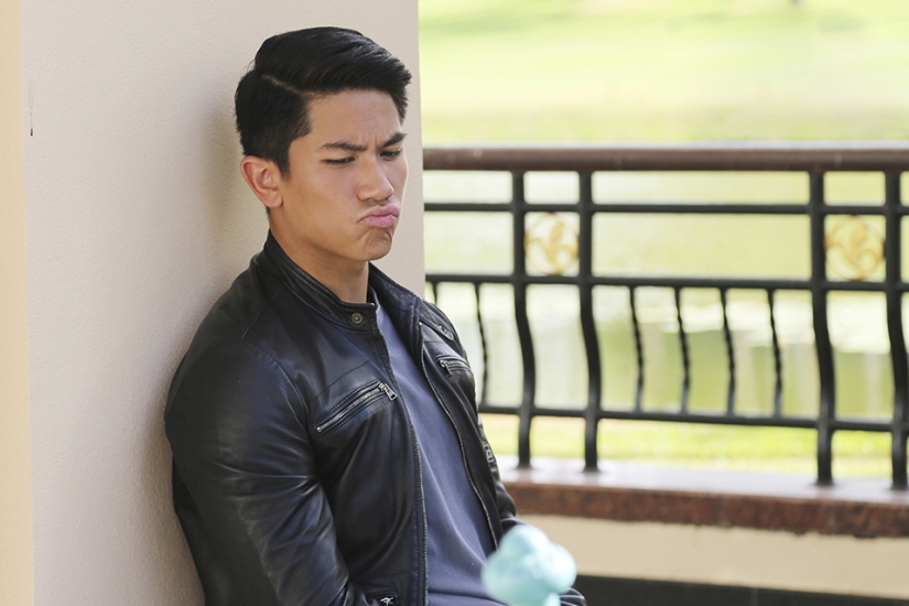 Él está a caballo, pero tú no: el príncipe musulmán es reconocido como el soltero más deseable del planeta Él está a caballo, pero tú no: el príncipe musulmán es reconocido como el soltero más deseable del planeta