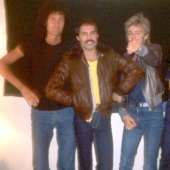 El guitarrista de Queen Brian May publicó fotos desconocidas de Freddie Mercury y la banda