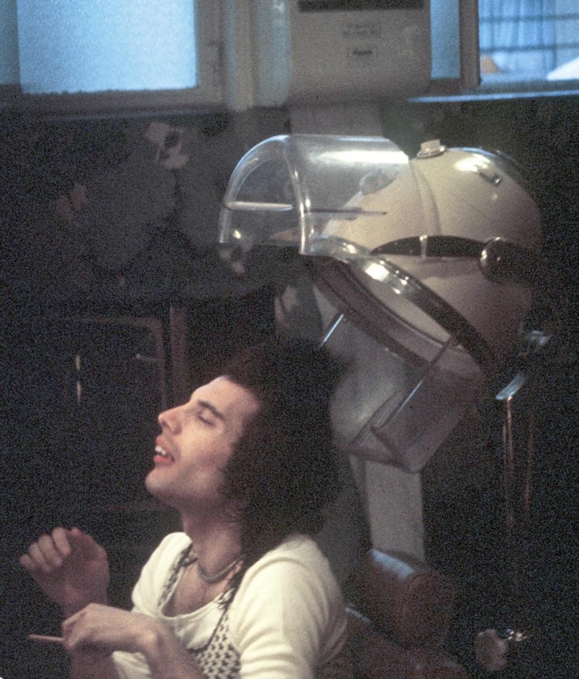 El guitarrista de Queen Brian May publicó fotos desconocidas de Freddie Mercury y la banda