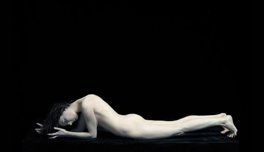 El Hombre del Renacimiento: Nadav Kander redescubre los cuerpos desnudos