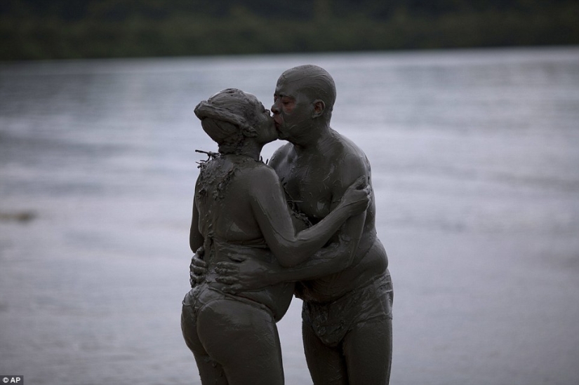 El lado sucio del Carnaval brasileño El lado sucio del Carnaval brasileño