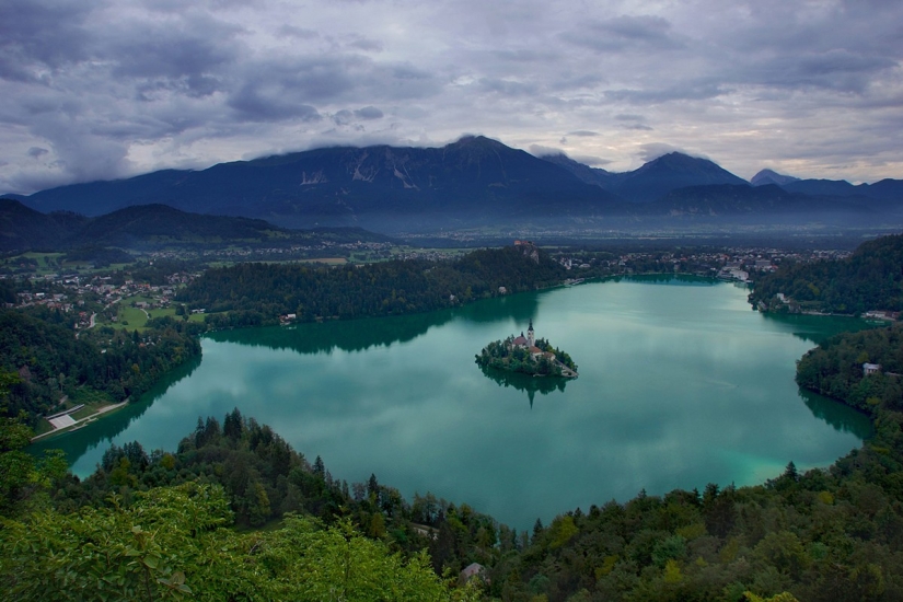 El lago Bled es el mejor lugar para los amantes de la paz y la tranquilidad.