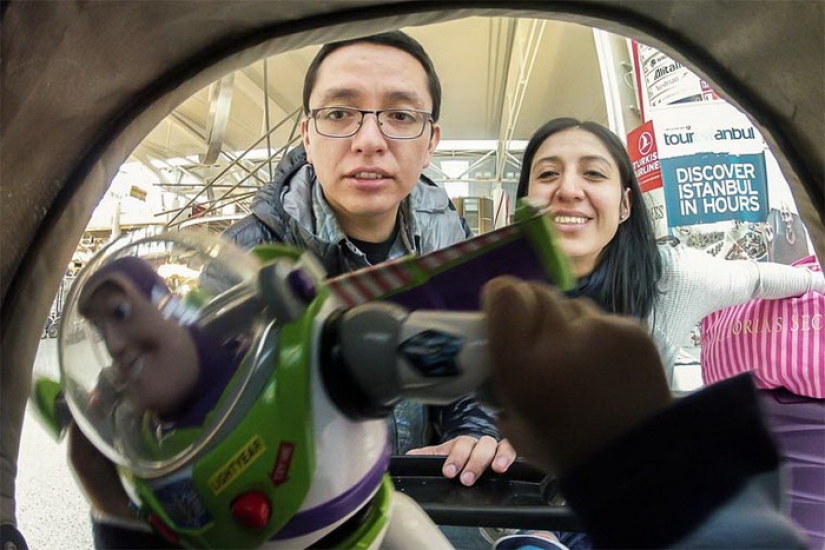 El mundo a través de los ojos de un bebé en un cochecito