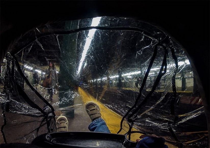 El mundo a través de los ojos de un bebé en un cochecito