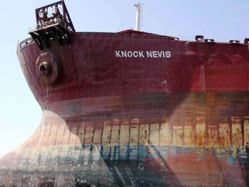 El petrolero más grande del mundo. El petrolero más grande del mundo.