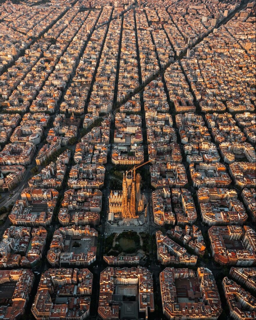 El piloto británico combina su amor por volar y la fotografía para capturar lugares hermosos del mundo